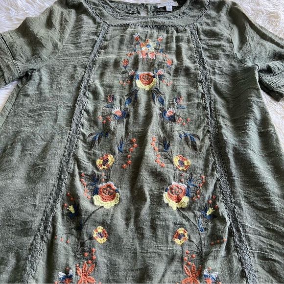 Olive Green Shirt with Embroidered Floral Design and Small Keyhole Back - Picture 3 of 8